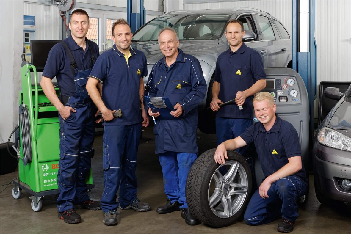 Team bei Autoglas Leoni in Pforzheim